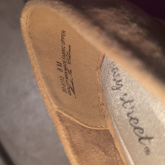 Easy Street faux suede block heel pumps - Picture 4 of 6